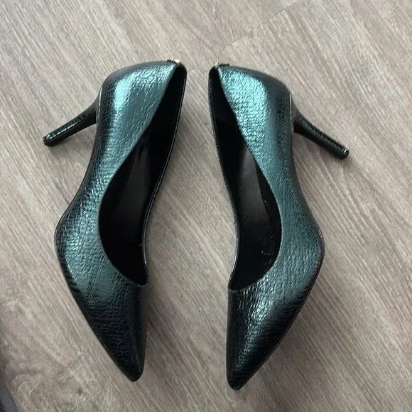 Karl Lagerfeld Paris Royale Pointed Toe pumps Sz 8.5 - Picture 2 of 11